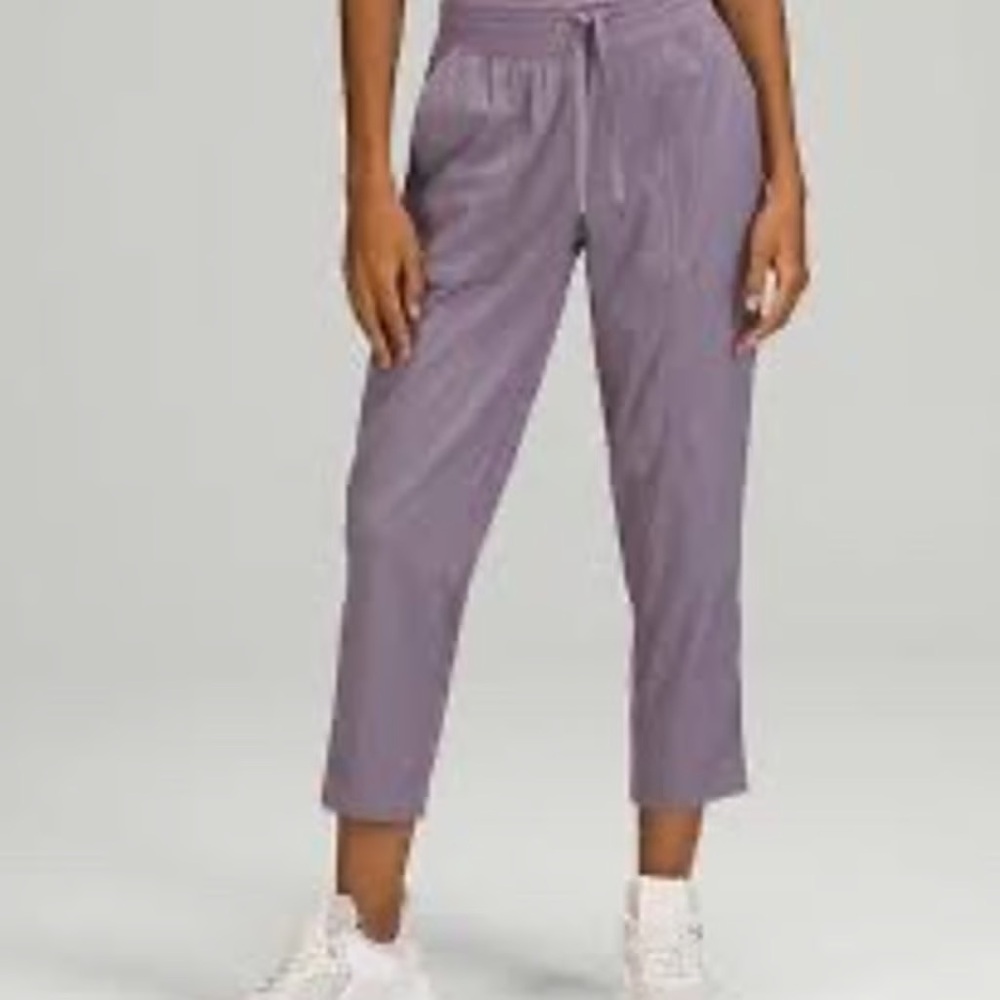lululemon NWT dance studio size 8 lavender